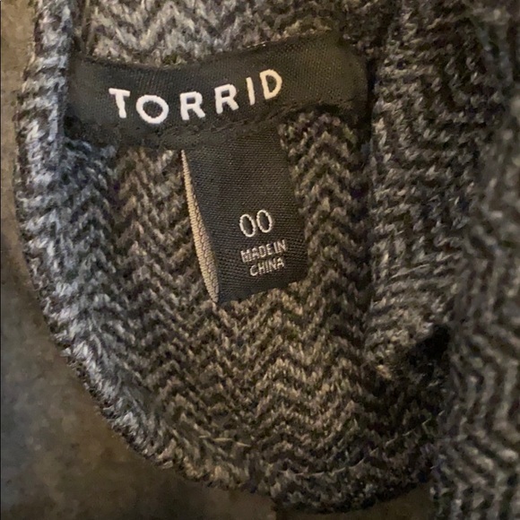 Torrid Stylish Button Up Winter coat - Picture 3 of 3